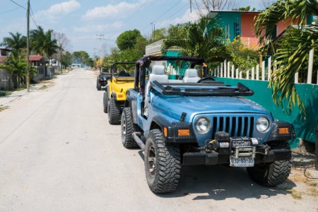jeeps-campache-mexico-blue-sky